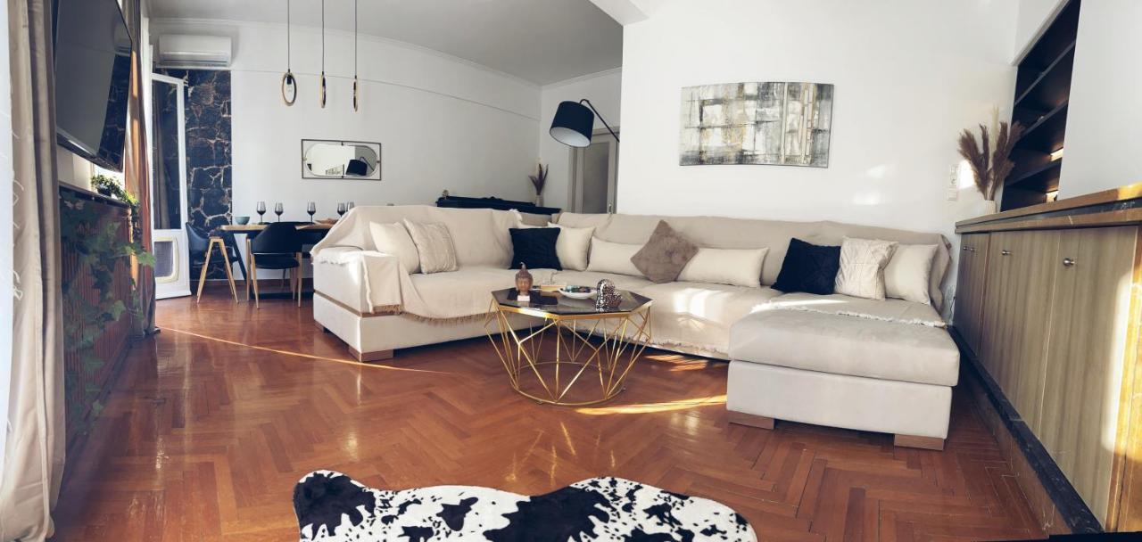 Seaside Apartment In Flisvos Marina Athènes Extérieur photo