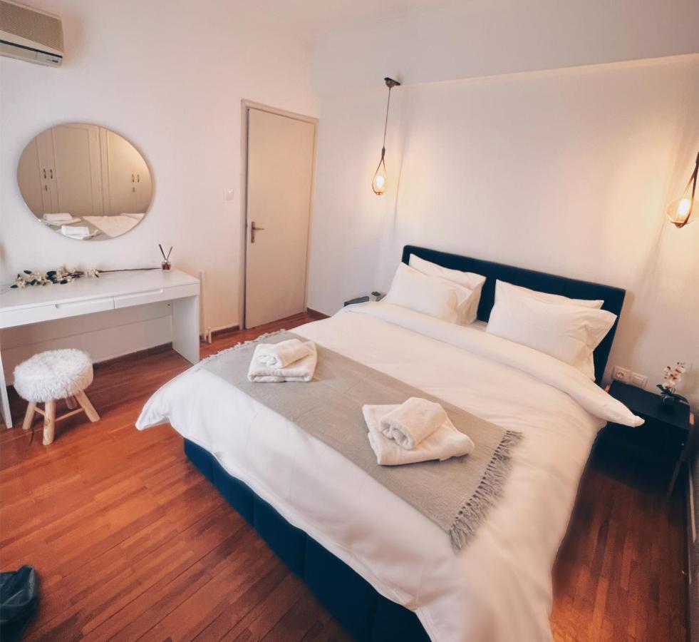 Seaside Apartment In Flisvos Marina Athènes Extérieur photo
