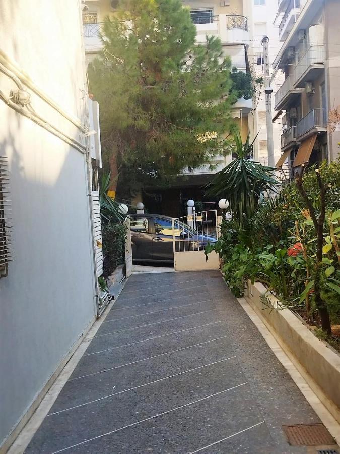 Seaside Apartment In Flisvos Marina Athènes Extérieur photo