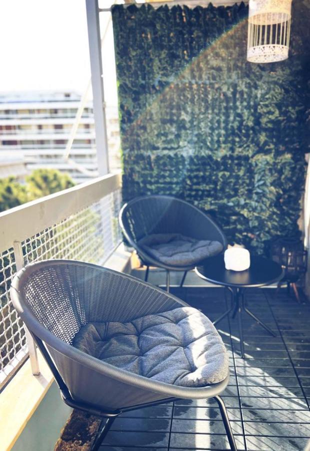 Seaside Apartment In Flisvos Marina Athènes Extérieur photo