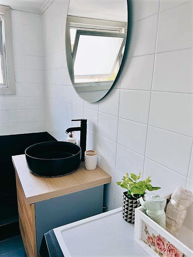 Seaside Apartment In Flisvos Marina Athènes Extérieur photo